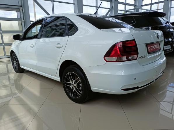 Volkswagen Polo V Рестайлинг с пробегом 2016 года, цена 899 000 рублей, 170000 км, седан, Автокод Объявления