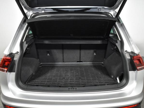 Volkswagen Tiguan II с пробегом 2018 года, цена 2 790 000 рублей, 59000 км, внедорожник, Автокод Объявления