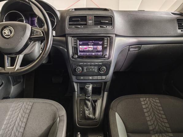 Skoda Yeti I Рестайлинг с пробегом 2017 года, цена 1 397 000 рублей, 210553 км, внедорожник, Автокод Объявления