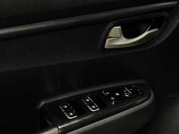 Kia Rio IV с пробегом 2018 года, цена 1 141 000 рублей, 121779 км, седан, Автокод Объявления