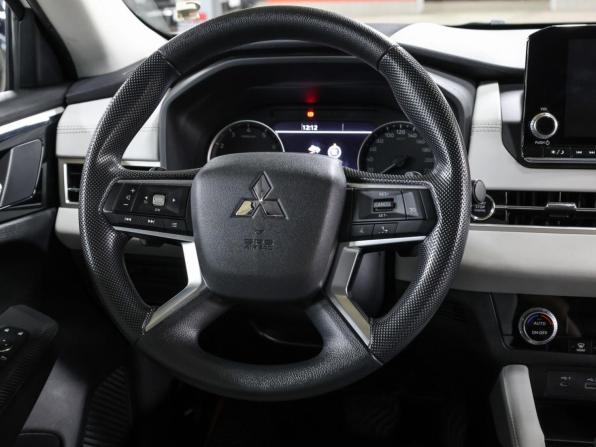 Mitsubishi Outlander IV с пробегом 2022 года, цена 3 198 000 рублей, 92612 км, внедорожник, Автокод Объявления