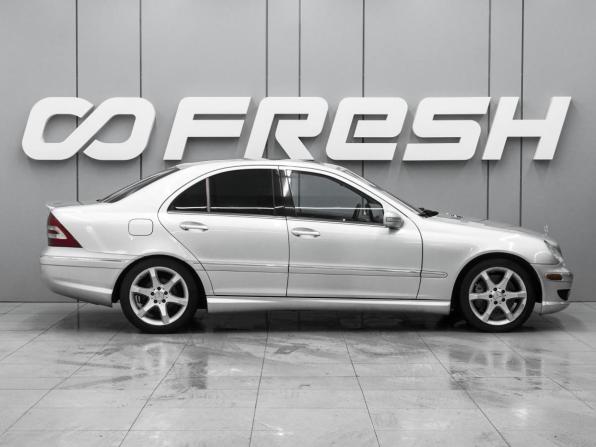 Mercedes-Benz C-Класс II (W203) Рестайлинг с пробегом 2006 года, цена 909 000 рублей, 360178 км, седан, Автокод Объявления