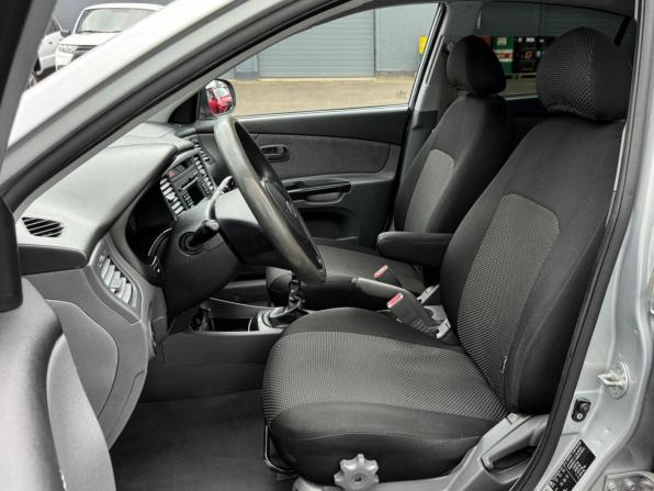 Kia Rio II Рестайлинг с пробегом 2011 года, цена 589 000 рублей, 197492 км, хэтчбек, Автокод Объявления
