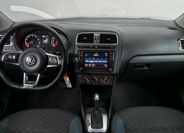 Volkswagen Polo V Рестайлинг с пробегом 2019 года, цена 1 179 000 рублей, 132479 км, седан, Автокод Объявления