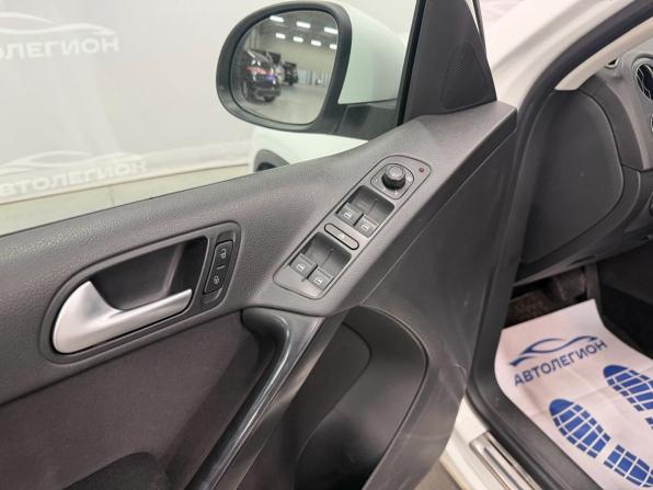 Volkswagen Tiguan I Рестайлинг с пробегом 2015 года, цена 1 600 000 рублей, 220760 км, внедорожник, Автокод Объявления
