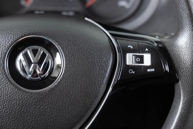 Volkswagen Polo V Рестайлинг с пробегом 2015 года, цена 859 000 рублей, 193000 км, седан, Автокод Объявления