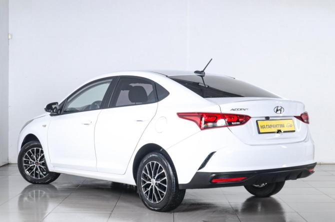Hyundai Solaris II Рестайлинг с пробегом 2022 года, цена 1 699 000 рублей, 25208 км, седан, Автокод Объявления