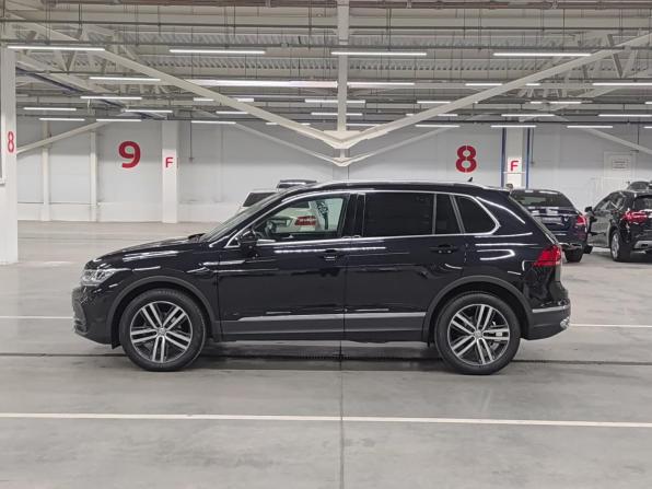 Volkswagen Tiguan II Рестайлинг с пробегом 2021 года, цена 3 763 000 рублей, 69643 км, внедорожник, Автокод Объявления