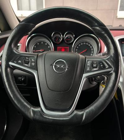 Opel Astra J Рестайлинг с пробегом 2013 года, цена 890 000 рублей, 139100 км, хэтчбек, Автокод Объявления
