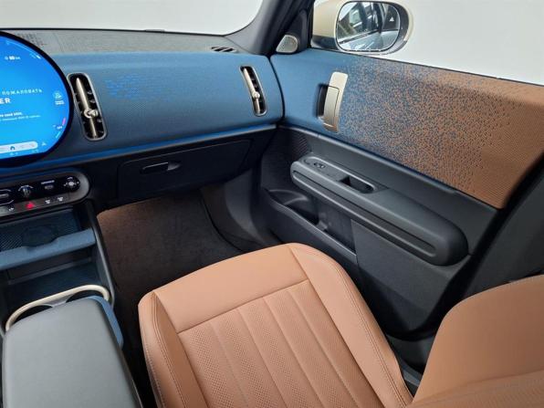 Mini Countryman III с пробегом 2024 года, цена 5 930 000 рублей, 7785 км, внедорожник, Автокод Объявления