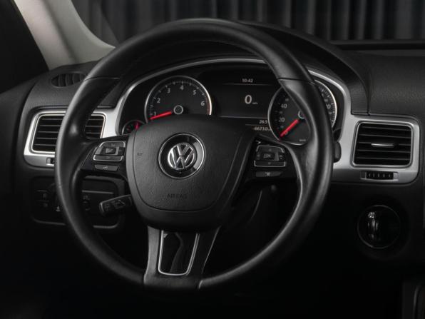 Volkswagen Touareg II Рестайлинг с пробегом 2015 года, цена 2 647 000 рублей, 186594 км, внедорожник, Автокод Объявления