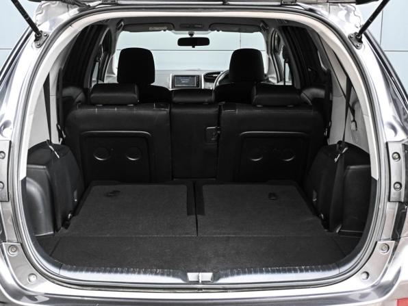 Toyota Wish II Рестайлинг с пробегом 2015 года, цена 1 499 000 рублей, 102191 км, минивэн, Автокод Объявления