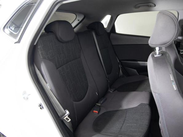 Kia Rio III Рестайлинг с пробегом 2015 года, цена 999 000 рублей, 148403 км, хэтчбек, Автокод Объявления