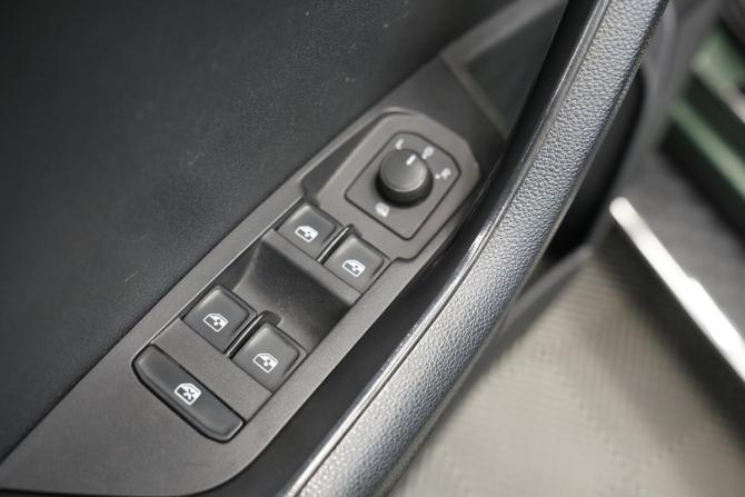 Skoda Karoq I с пробегом 2020 года, цена 2 322 000 рублей, 78253 км, внедорожник, Автокод Объявления