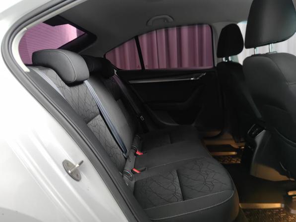 Skoda Octavia III (A7) Рестайлинг с пробегом 2019 года, цена 1 935 000 рублей, 126738 км, лифтбек, Автокод Объявления