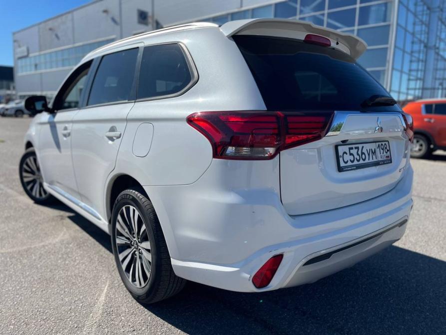 Mitsubishi Outlander III Рестайлинг 3 Санкт-Петербург  - изображение 4