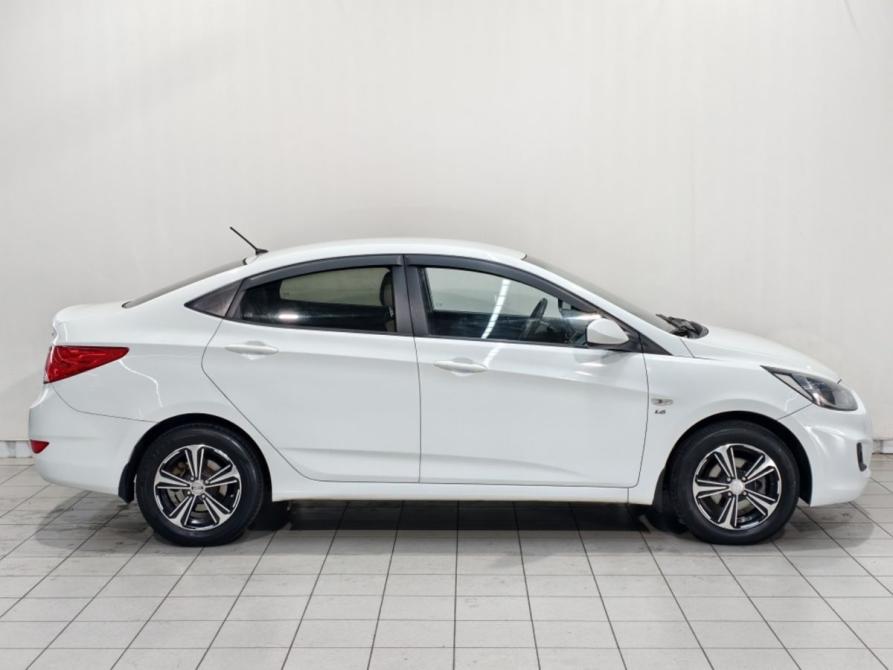 Hyundai Solaris I Курск  - изображение 4