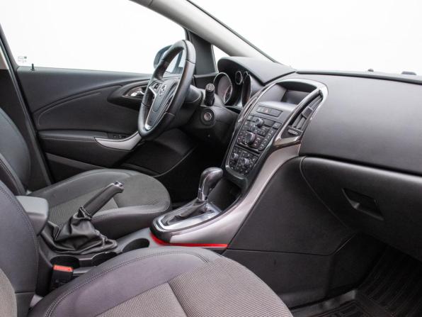 Opel Astra J Рестайлинг с пробегом 2013 года, цена 787 000 рублей, 102477 км, хэтчбек, Автокод Объявления