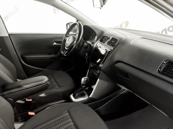 Volkswagen Polo V Рестайлинг с пробегом 2017 года, цена 920 000 рублей, 103029 км, седан, Автокод Объявления