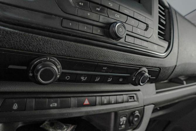 Peugeot Expert III с пробегом 2018 года, цена 1 949 000 рублей, 297000 км, фургон, Автокод Объявления