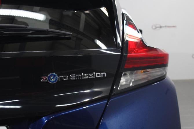 Nissan Leaf II (ZE1) с пробегом 2020 года, цена 1 490 000 рублей, 48596 км, хэтчбек, Автокод Объявления