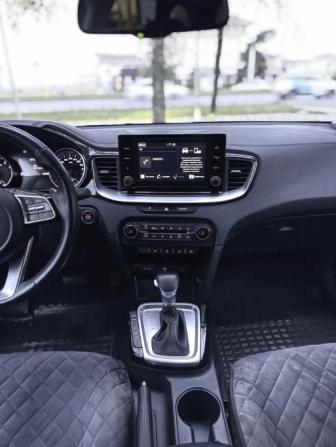 Kia Ceed III с пробегом 2021 года, цена 1 900 000 рублей, 74800 км, универсал, Автокод Объявления