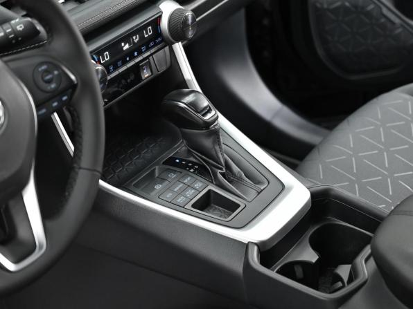 Toyota RAV4 V (XA50) с пробегом 2021 года, цена 2 799 000 рублей, 143000 км, внедорожник, Автокод Объявления