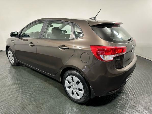 Kia Rio III Рестайлинг с пробегом 2017 года, цена 1 000 000 рублей, 100771 км, седан, Автокод Объявления