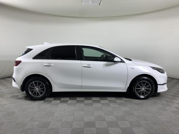 Kia Ceed III Рестайлинг с пробегом 2022 года, цена 2 080 000 рублей, 97666 км, универсал, Автокод Объявления