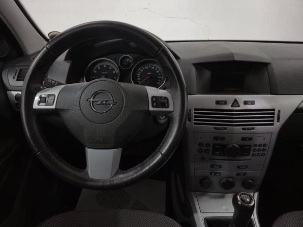 Opel Astra H Рестайлинг с пробегом 2011 года, цена 530 000 рублей, 202126 км, седан, Автокод Объявления