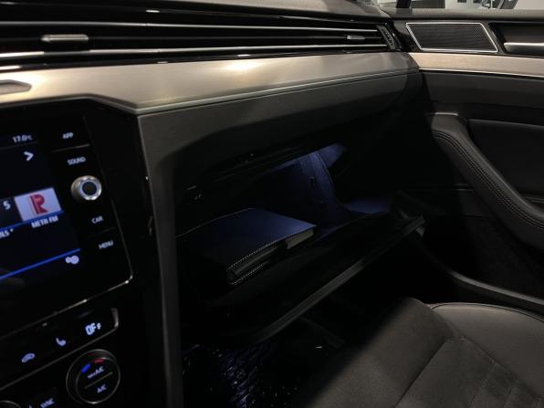 Volkswagen Passat B8 с пробегом 2018 года, цена 2 682 000 рублей, 84376 км, седан, Автокод Объявления
