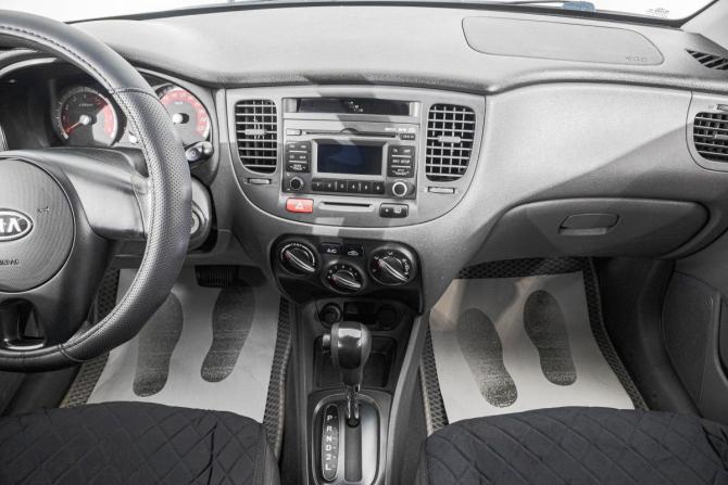 Kia Rio II Рестайлинг с пробегом 2010 года, цена 679 000 рублей, 208000 км, седан, Автокод Объявления