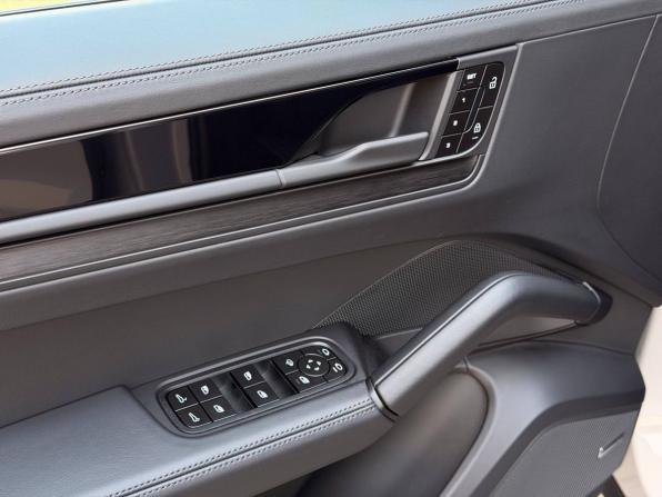 Porsche Cayenne III Рестайлинг с пробегом 2026 года, цена 17 800 000 рублей, 20 км, внедорожник, Автокод Объявления