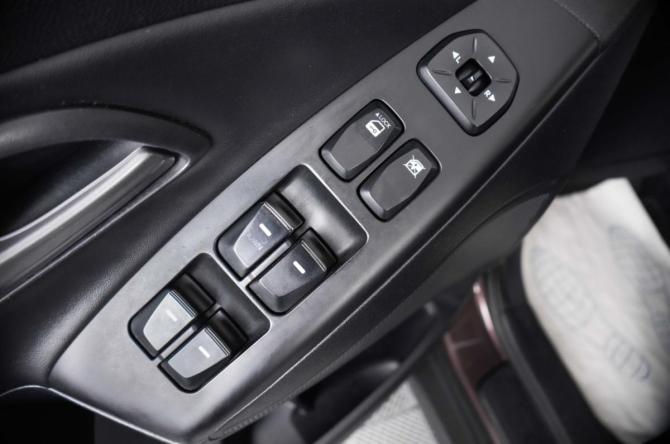 Hyundai ix35 I Рестайлинг с пробегом 2015 года, цена 1 849 000 рублей, 180000 км, внедорожник, Автокод Объявления