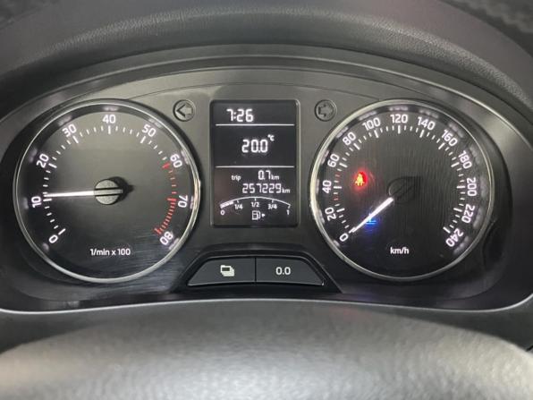 Skoda Rapid I с пробегом 2014 года, цена 755 000 рублей, 257228 км, лифтбек, Автокод Объявления