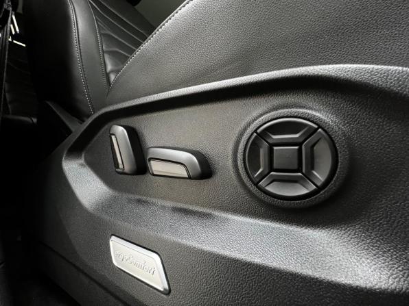 Volkswagen Touareg III с пробегом 2018 года, цена 4 140 000 рублей, 141000 км, внедорожник, Автокод Объявления