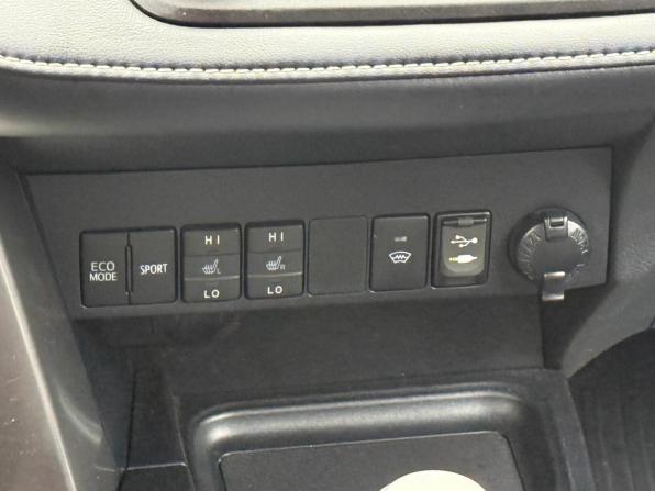 Toyota RAV4 IV (XA40) Рестайлинг с пробегом 2018 года, цена 2 299 000 рублей, 176799 км, внедорожник, Автокод Объявления