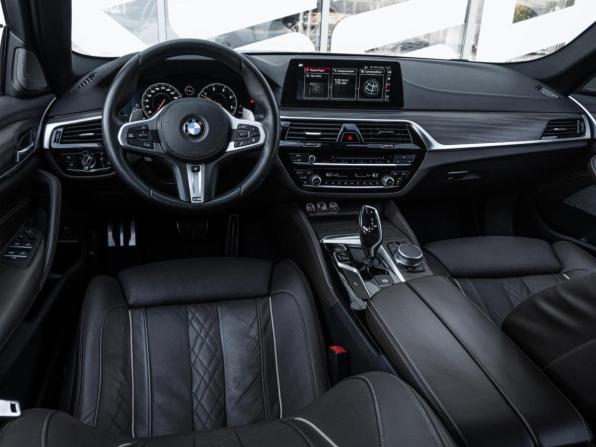 BMW 5 серии VII (G30/G31/G38) с пробегом 2019 года, цена 4 935 000 рублей, 103000 км, седан, Автокод Объявления