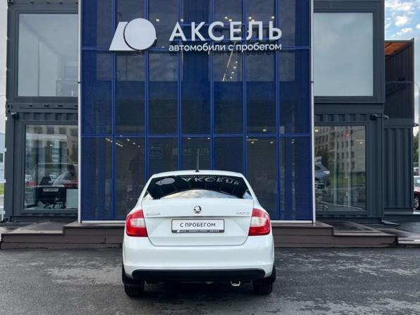 Skoda Rapid I с пробегом 2016 года, цена 1 025 000 рублей, 120000 км, лифтбек, Автокод Объявления