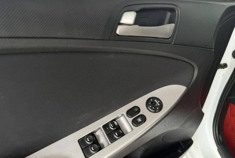 Hyundai Solaris I Рестайлинг Киров  - изображение 15