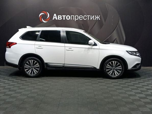 Mitsubishi Outlander III Рестайлинг 3 с пробегом 2021 года, цена 1 980 000 рублей, 164000 км, внедорожник, Автокод Объявления