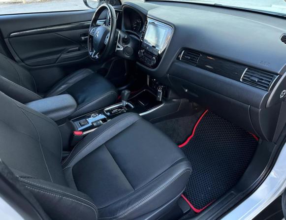 Mitsubishi Outlander III Рестайлинг 2 с пробегом 2018 года, цена 2 655 000 рублей, 151996 км, внедорожник, Автокод Объявления