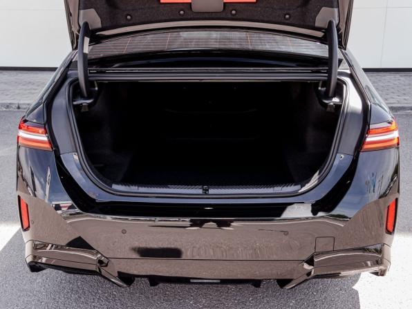 BMW 5 серии VIII (G60/G61/G68) с пробегом 2025 года, цена 8 490 000 рублей, 18 км, седан, Автокод Объявления