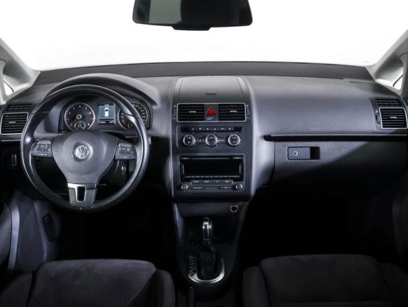 Volkswagen Touran I Рестайлинг 2 с пробегом 2013 года, цена 950 000 рублей, 176480 км, компактвэн, Автокод Объявления