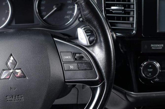 Mitsubishi Outlander III Рестайлинг 2 с пробегом 2016 года, цена 2 059 000 рублей, 198213 км, внедорожник, Автокод Объявления