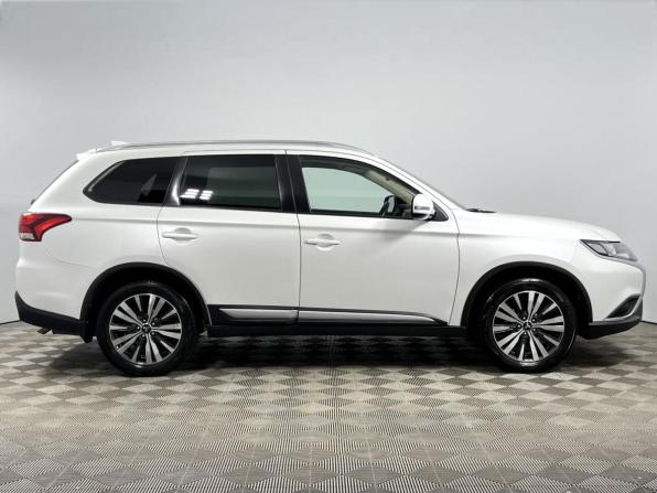 Mitsubishi Outlander III Рестайлинг 3 с пробегом 2021 года, цена 2 250 000 рублей, 77808 км, внедорожник, Автокод Объявления