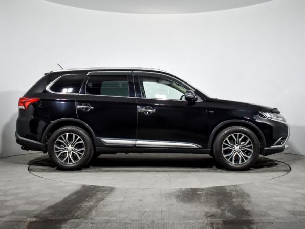 Mitsubishi Outlander III Рестайлинг 2 с пробегом 2015 года, цена 1 998 790 рублей, 210000 км, внедорожник, Автокод Объявления