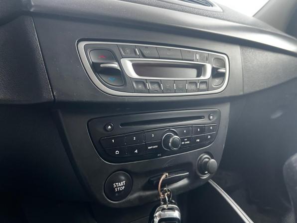 Renault Fluence I Рестайлинг с пробегом 2013 года, цена 690 000 рублей, 245532 км, седан, Автокод Объявления