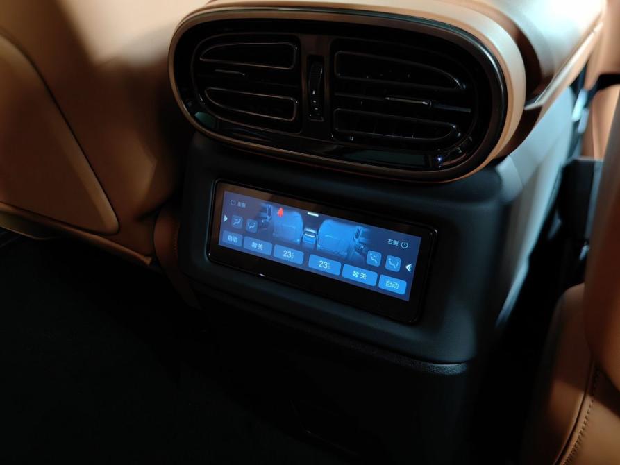 BYD Yangwang U8 Москва  - изображение 27