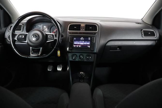Volkswagen Polo V Рестайлинг с пробегом 2018 года, цена 899 000 рублей, 169000 км, седан, Автокод Объявления